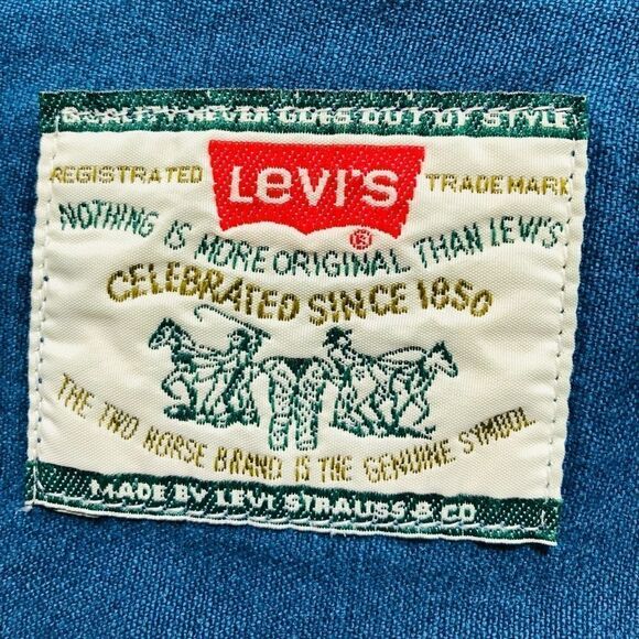 Vintage Levi's Denim Button Down Shirt - Picture 10 of 15